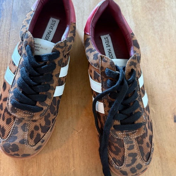 Steve Madden Animal Print lace up Sneakers - Picture 2 of 6